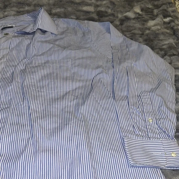 2 Van Heusen Flex Collar Tall 19 dress shirts blue & white - Picture 6 of 7
